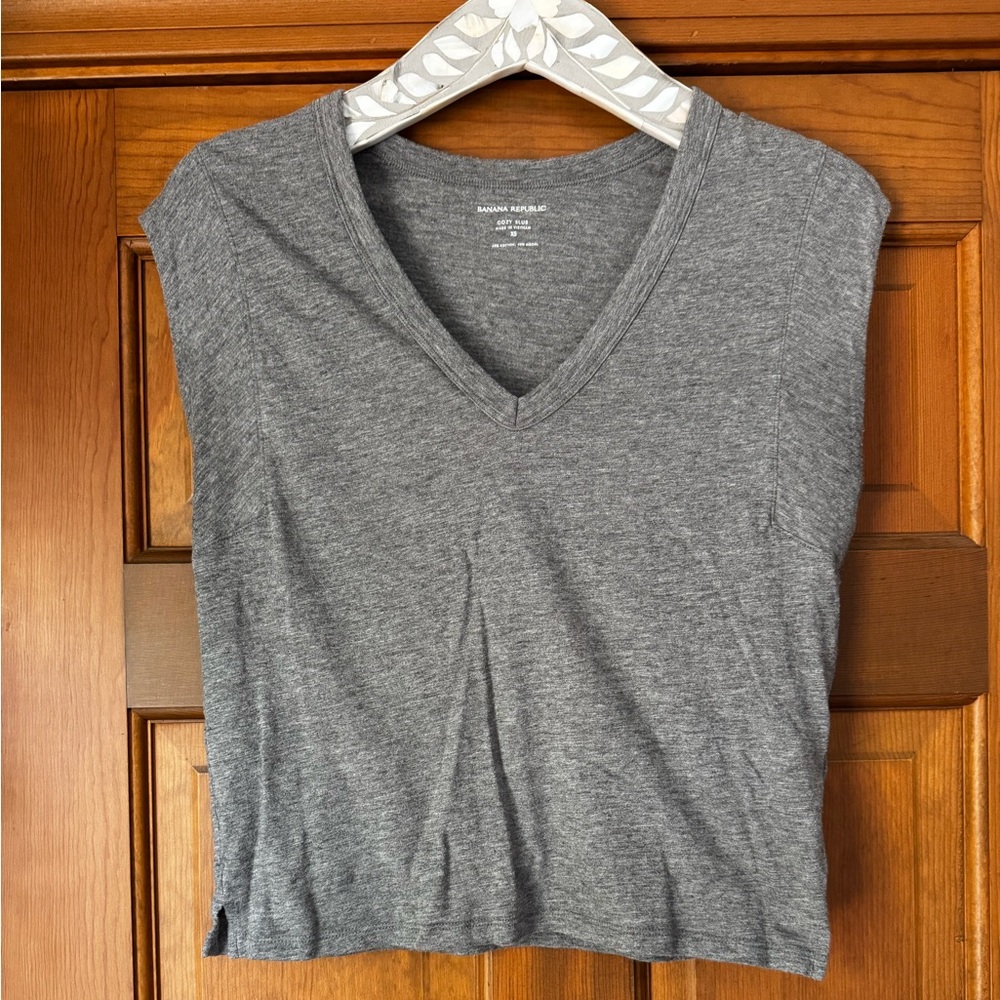 Banana Republic Heather Gray V-Neck Top